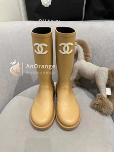Chanel香奈儿时尚女鞋奶茶色双C logo高帮雨靴长筒靴
