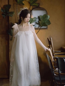 流光  法式结婚礼晨袍女新娘高级感小众轻婚纱晨拍礼服白色连衣裙