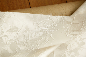 微廓形 米白色线性植物浮雕提花布料 创意肌理刺绣西装外套裙面料