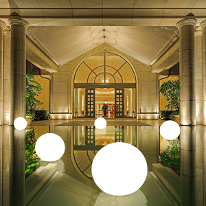 LED水上漂浮球形灯 户外防水装饰发光球景观充电七彩酒店水池球灯