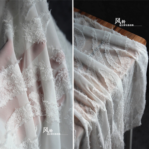 白毛毛珊瑚剪花立体羽毛流苏设计师面料 半透明肌理网纱时装布料
