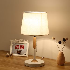 北欧ins风卧室床头台灯创意个性简约现代客厅护眼节能实木LED台灯