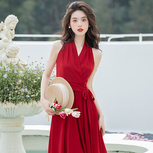 港味复古chic裙子2024年新款夏天法式赫本风红色挂脖连衣裙高级感