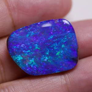 高饱和度蓝紫绿彩铁欧泊澳大利亚天然铁欧珀澳宝裸石23.89克拉