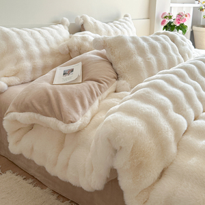 简约风冬季保暖獭兔毛四件套立体绒球加厚牛奶绒被套1.8m床上用品