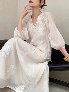 大码女装米白色新中式套装女春夏季胖mm刺绣上衣超仙半身裙两件套