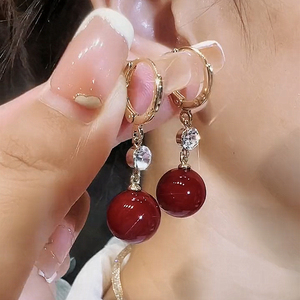 新款镶钻耳扣网红爆款相思豆耳环女珍珠红色圆球新年气质耳饰