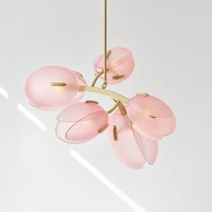 现代简约玲兰郁金香花苞餐厅吊灯北欧法式客厅粉色玻璃卧室床头灯
