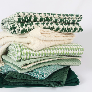 轻奢高级感原创床尾巾沙发毯床尾毯墨绿色复古床搭搭毯针织毯子