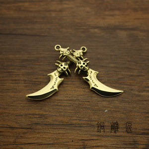 黄铜复古骷髅刀坠吊坠纯铜骷髅剑形弯刀挂坠 个性钥匙扣 创意礼物