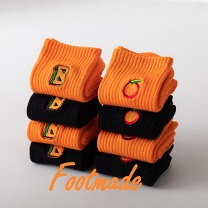 【桔子字母】橙色黑色中筒长袜子刺绣可爱学生男女通用包邮