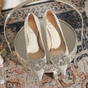法式婚鞋新娘鞋主婚纱秀禾两穿高跟鞋细跟2024银色结婚礼服水晶鞋