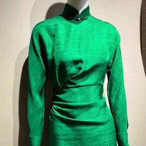 撤柜女装早秋新款设计感高端新中式祖母绿长袖改良旗袍复古连衣裙