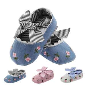 Simple embroidery flower cotton baby shoes spring and autumn