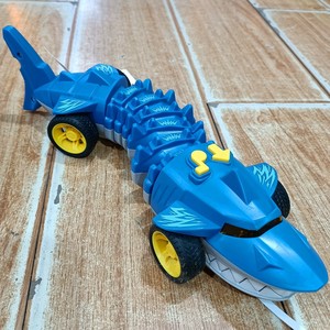 儿童鲨鱼玩具电动仿真会走动 发声光扭动前进小汽车机械鳄鱼玩偶