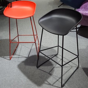 ADIO经典时尚设计黑尔吧椅 铁丝脚黑尔椅 热销北欧黑色PP吧椅