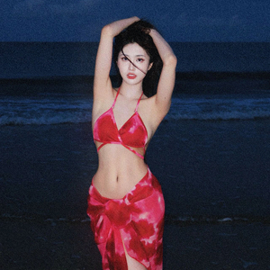 红色扎染印花分体比基尼三件套显瘦遮肉性感海边温泉度假泳衣女夏