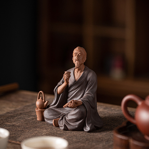 紫砂历史人物茶宠摆件精品茶室茶桌陶瓷茶圣陆羽品茶禅意造景装饰