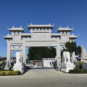 石雕牌楼牌坊村口三门现代门楼花岗岩大型石头牌坊寺院景区石摆件