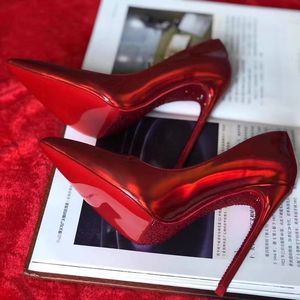 满钻红色床鞋法式尖头鞋性感水钻红底鞋细跟浅口镭射漆皮中跟单鞋