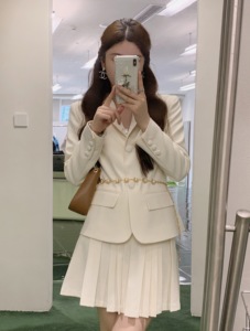 Juns均哥哥2023秋季新款韩风休闲小西装外套气质白色西服套装女