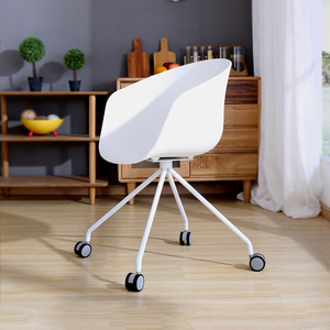 四脚黑尔椅 办公室滚轮餐椅休闲椅现代欧式 简约现代设计师椅特价