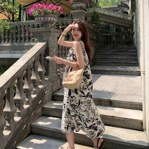 新中式复古抹胸吊带碎花连衣裙女夏季高级感设计小众宽松无袖长裙