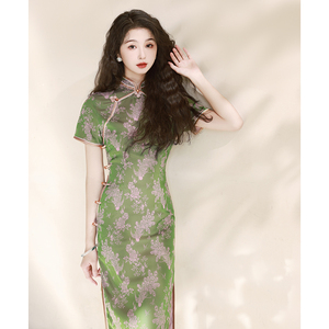 新中式绿色旗袍2024春夏女老上海传统高端优雅大气日常走秀演出服