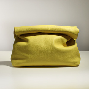 2022新款法棍包头层黄色手拿大包包原创设计师个性卷边包欧美女包