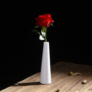 简约西餐厅陶瓷花瓶摆件 日式小清新办公室桌面单枝玫瑰艺术花瓶
