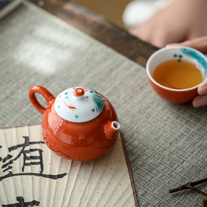 日式纯手绘鱼戏泡茶壶釉下彩陶瓷家用迷你小壶精致一人用文人小壶