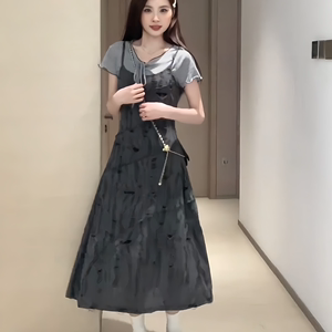 韩版甜酷时尚套装女夏季小个子灰色T恤吊带V领破洞连衣裙两件套潮