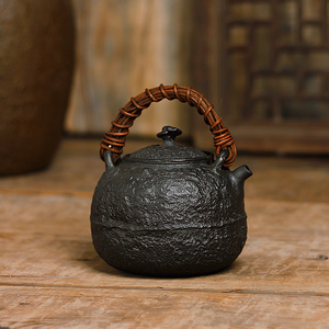 信龙堂日本原装进口高端砂铁壶藤把荟茶单壶复古日式提梁手工茶壶