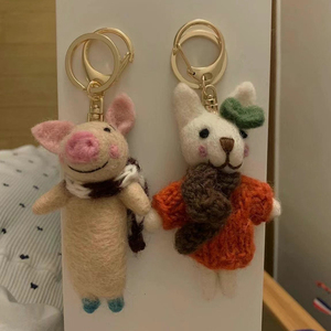 韩国代购羊毛毡小狗兔子包包挂件可爱小熊企鹅猪老鼠包挂饰钥匙扣