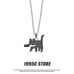 1995C 原创设计叼小刀猫咪项链女嘻哈卫衣链男钛钢不掉色毛衣链潮