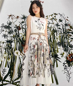 欧美大牌林曼系列白色定位花弹力双绉真丝布料桑蚕丝夏季连衣裙布