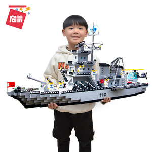 启蒙儿童益智玩具拼装小积木小颗粒兼容乐高积木航空母舰小人
