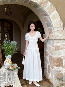茶歇法式白色连衣裙2024新款女夏季短袖度假长裙气质收腰显瘦裙子