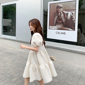 白色蓬蓬裙2021新款泡泡袖裙子女减龄女装连衣裙可爱甜美韩系夏季