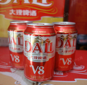 包邮快递大理啤酒V8云南特产大理啤酒风花雪月嘉士伯330mlx12罐