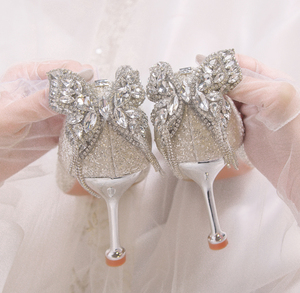银色订婚绝美婚鞋2024年新款水晶主婚纱结婚新娘鞋法式伴娘高跟鞋