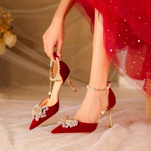 婚鞋女秀禾婚纱两穿2024年新款中式红色新娘鞋珍珠一字带高跟鞋子