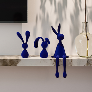 克莱因蓝色坐姿兔子摆件客厅酒柜电视柜轻奢高档入户玄关软装饰品