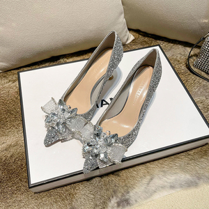 法式水晶亮片银色高跟鞋女2024年新款蝴蝶结新娘婚纱婚鞋低跟3CM