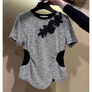 灰色条纹收腰显瘦短袖T恤女2024夏季新款设计感小众立体花朵上衣