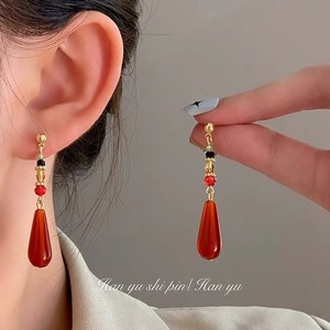 新中式复古水滴耳环小众设计感红色流苏耳夹高级感耳坠汉服配饰女