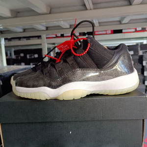 AIR JORDAN 11 RETRO LOW BG 伯爵AJ11低帮大魔王 528896-010