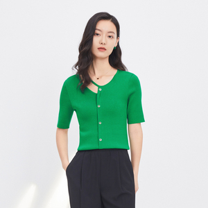 新款 迪赛尼斯2023夏装不对称领口挖空薄款绿色针织开衫短袖T恤女