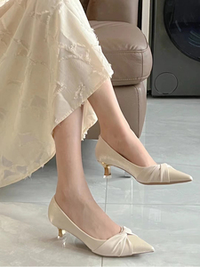 2023春秋法式小众婚鞋气质水晶新娘鞋低跟缎面高跟鞋矮跟礼服单鞋
