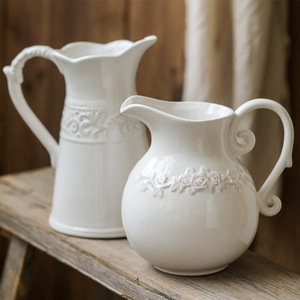 浮雕陶瓷奶壶单耳小众白色花瓶摆件客厅插花ins风法式家居摆件